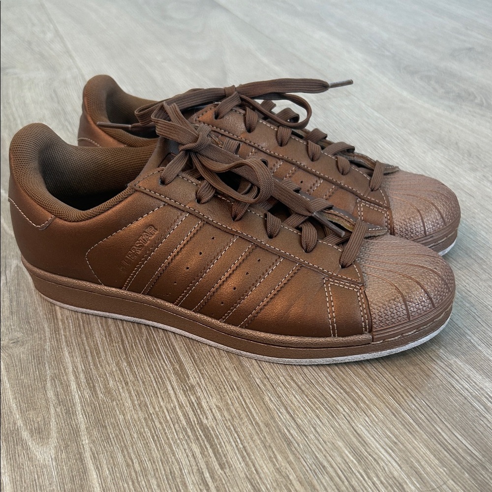 adidas Bronze Superstar Athletic Sneakers M6/W8